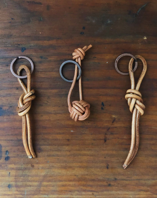 KNOTTED KEYCHAIN