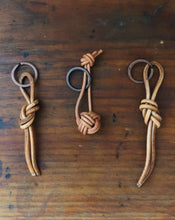 KNOTTED KEYCHAIN